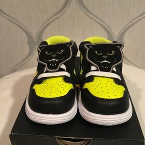 Jordan 1 Low Top, black & green, size 8C